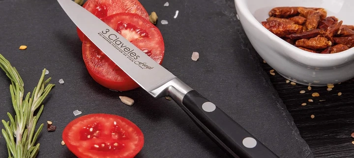Cuchillos de cocina y jamoneros 3 Claveles
